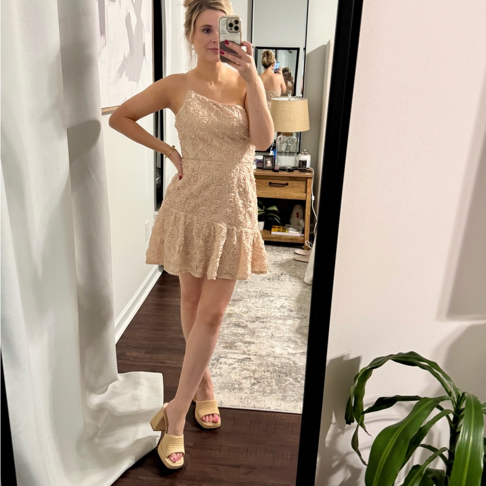 Elegant Tan Woven Block Summer Spring Heel Sandals - Picture 8 of 13